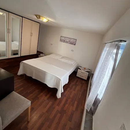 Apartmán Ajni's House Vlorë