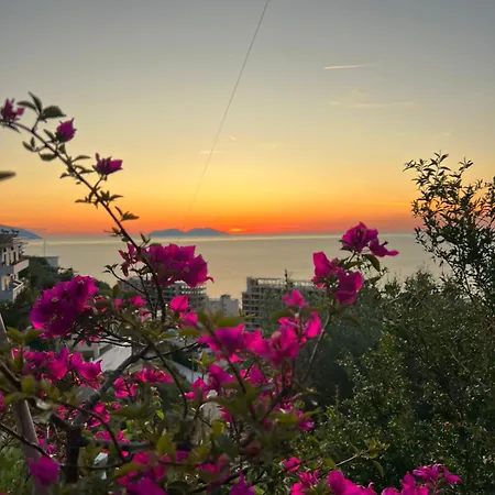 アパート Ajni's House Vlorë