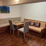 아파트 Ajni's House